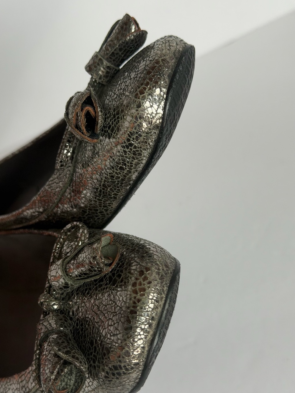 STUART WEITZMAN Tulip Bow Pewter Metallic Nappa Leather Ballet Flats Women’s 8 - Picture 8 of 16